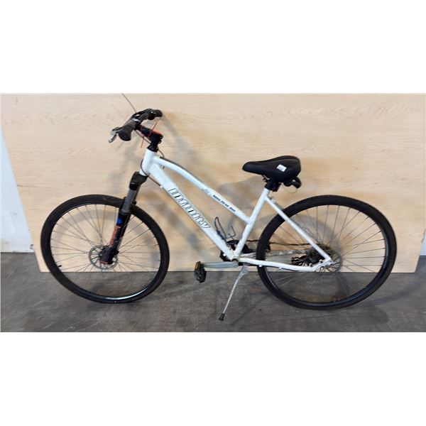WHITE INFINITY BOSS THREE DISC 21-SPEED ENTRY-LEVEL LIGHTWEIGHT HYBRID COMFORT BICYCLE