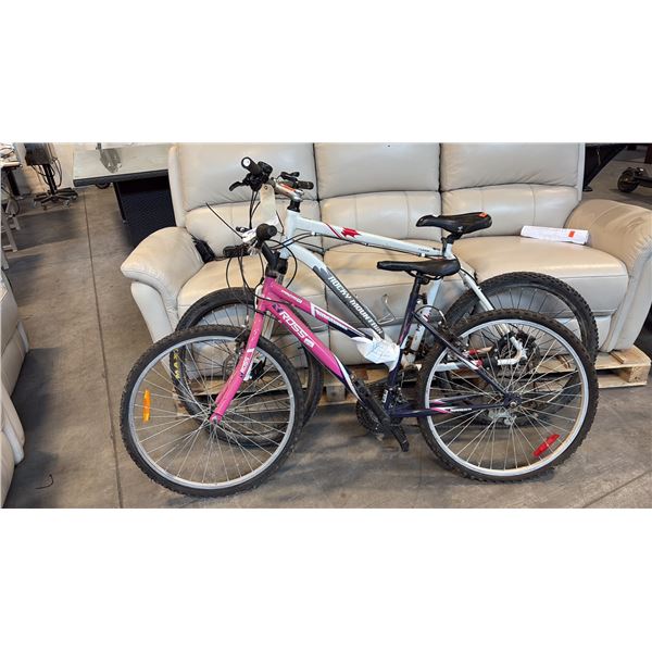 BLUE/PINK ROSS RIDGERUNNER 18-SPEED CLASSIC 1980S/1990S STEEL-TUBE MOUNTAIN BIKE AND