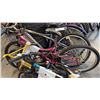 Image 2 : 4 MISC BIKES AND 1 FOR PARTS INCL JAMIS MTB BIKE