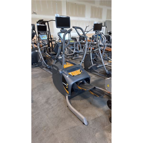 OCTANE FITNESS LX8000 (LATERALX) COMMERCIAL-GRADE CROSS-TRAINER