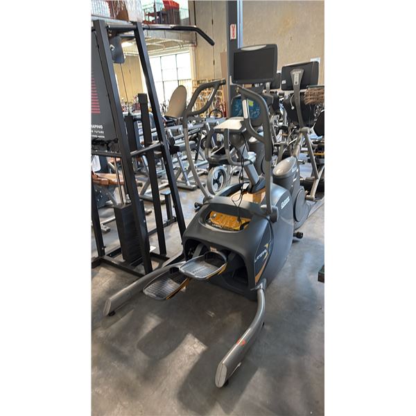 OCTANE FITNESS LX8000 (LATERALX) COMMERCIAL-GRADE CROSS-TRAINER