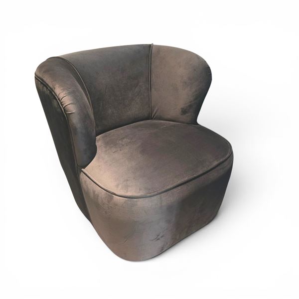 Plush Velvet Wrap-Around Accent Chair - RV: $745 (29')