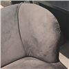 Image 5 : Plush Velvet Wrap-Around Accent Chair - RV: $745 (29')