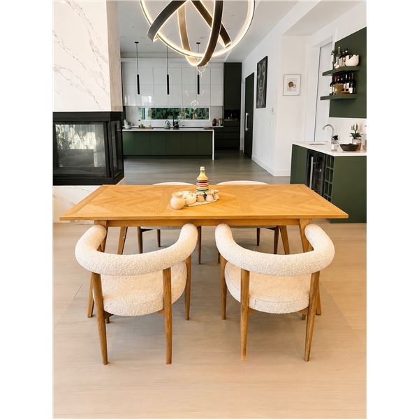 Set of 4 Contemporary Dining Chairs & Dining Table