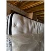Image 6 : Kingsdown King Size Showroom Model Mattress