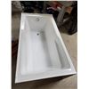 Image 16 : Fiberglass RH Drain Bathtub 32"x60"x20.5"