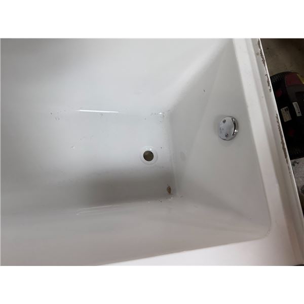 Fiberglass RH Drain Bathtub 32"x60"x20.5"