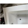 Image 5 : Fiberglass RH Drain Bathtub 32"x60"x20.5"