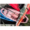 Image 2 : Pelican/Lifetime Sit On Kayak w/Oars - 2