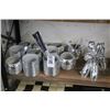 Image 1 : Mirrored Balloon Dog, Display Cups