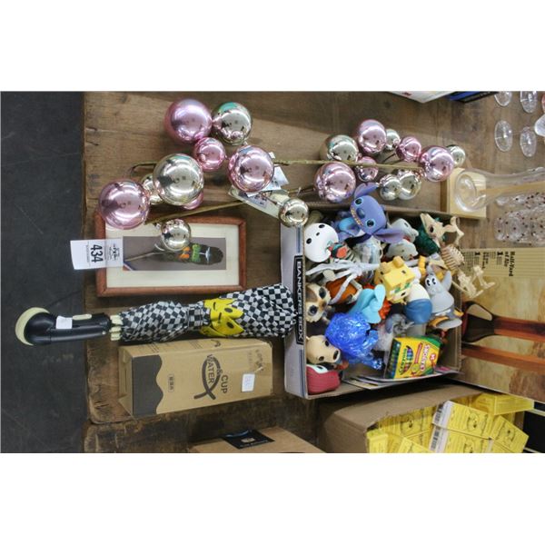 Pop Collector Figurines, Ornaments, Tree, Umbrella, Décor