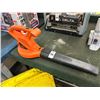 Image 1 : B & D Electric Leaf Blower