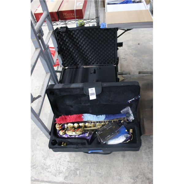 Transport Cases 2, Mandene Saxaphone