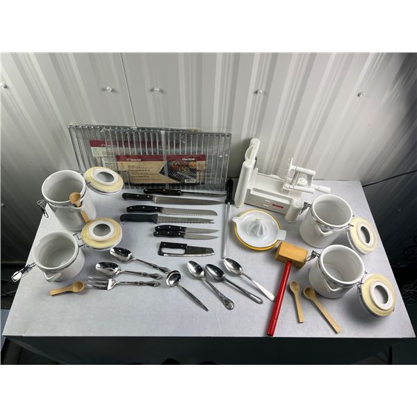 4 Canister Set with Knives, Grill Racks