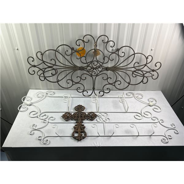 Metal Decorative Hangers