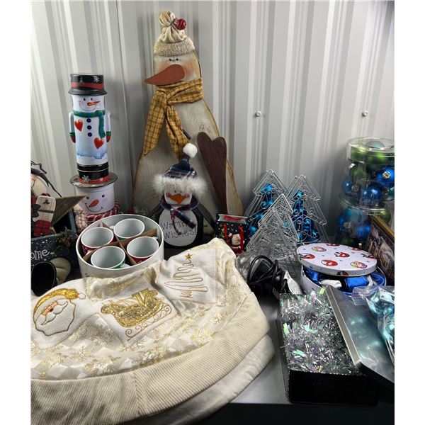 Christmas Decor Lot