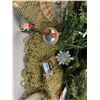 Image 4 : Christmas Tree & Decor