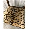 Image 3 : Accent Chair with Animal Print Upholstery