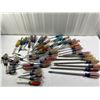 Image 1 : Large Assortment of Screwdrivers