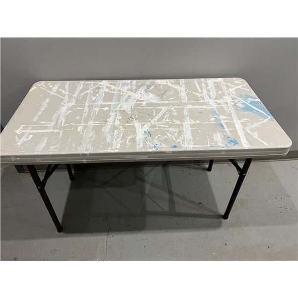 Lifetime4' Folding Table