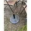 Image 2 : Patio Table & Folding Chairs