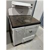 Image 1 : ACME Stove