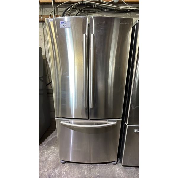 SAMSUNG 32" WIDE STAINLESS STEEL FRENCH DOOR FRIDGE WITH BOTTOM FREEZER DRAWER
