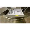 Image 3 : SAMSUNG 32" WIDE STAINLESS STEEL FRENCH DOOR FRIDGE WITH BOTTOM FREEZER DRAWER