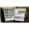 Image 2 : SAMSUNG 32" WIDE STAINLESS STEEL SWING DOOR FRIDGE WITH BOTTOM FREEZER