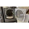 Image 8 : MAYTAGE MAXIMA HE FRONT LOAD WASHER & DRYER SET WITH PEDESTAL DRAWERS