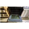 Image 2 : GE 5 BURNER FLAT TOP RANGE WITH TRUE CONVECTION OVEN