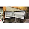 Image 3 : WHIRPOOL 28"W STAINLESS STEEL SWING DOOR FRIDGE W/TOP FREEZER: *FREEZER DRAWER DOES NOT CLOSE/SMALL