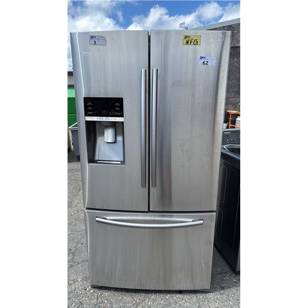 SAMSUNG 32" WIDE STAINLESS STEEL FRENCH DOOR FRIDGE WITH BOTTOM FREEZER DRAWER *FOR PARTS & REPAIR*
