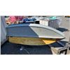 Image 3 : VINTAGE WOODEN BOAT 8FT LONG APPROX.