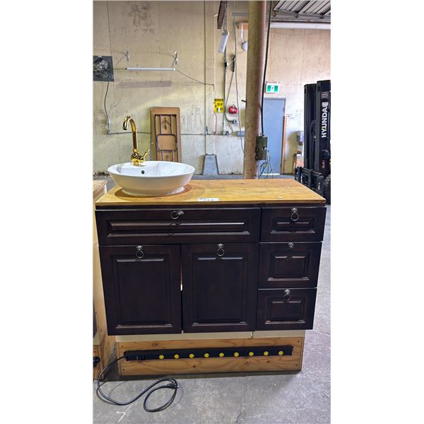 WOOD 2-DOOR, 2-DRAWER VANITY W/ PEDESTAL SINK & POWER STRIP