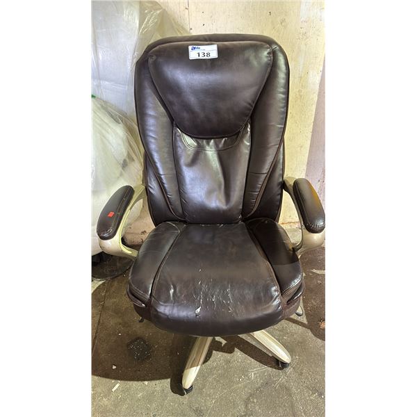 SERTA LEATHER OFFICE CHAIR *NEEDS CLEANING*