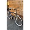 Image 2 : SCHWINN 5 STAR CRUISERS 6 SPEED BIKE