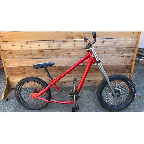 SINGLE SPEED CHOPPER-STYLE BIKE