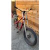 Image 2 : SINGLE SPEED CHOPPER-STYLE BIKE