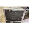 Image 2 : HISENSE 10,000 BTU WINDOW AIR CONDITIONER (NO REMOTE)
