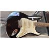 Image 2 : SQUIRE STRATOCASTER ELECTRIC GUITAR