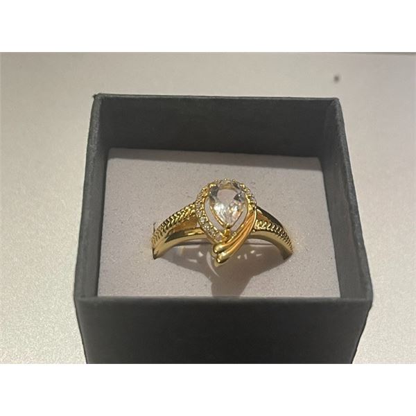SILVER(3.77g), WHITE TOPAZ (1CT) RING