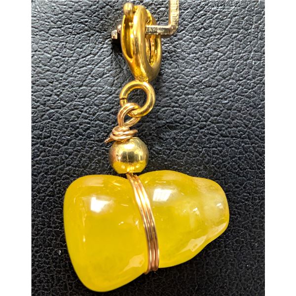 YELLOW JADEITE PENDANT