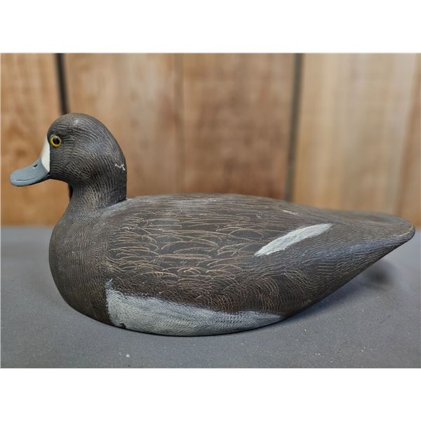 CARVED WOOD BLUEBILL HEN DUCK DECOY