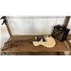Image 1 : MAESTRO BY GIBSON ELECTRIC GUITAR & YAMAHA GA-10 AMP