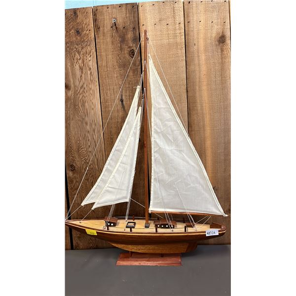 WOOD SAILBOAT MODEL