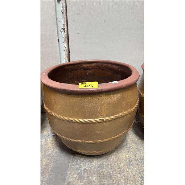 LARGE DECORATIVE PLANTER POT 27.5" X 25.5"