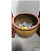 Image 2 : LARGE DECORATIVE PLANTER POT 28" X 27" WITH PACKING FOAM CONTENTS