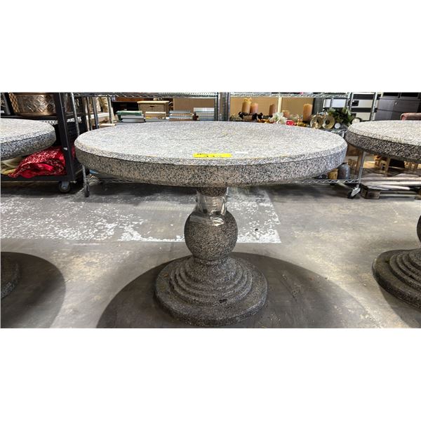 ROUND OUTDOOR PAINTED WOOD TABLE 40" X 30" (MINOR COSMETIC DAMAGE, NO HARDWARE, TOP DETACHED)