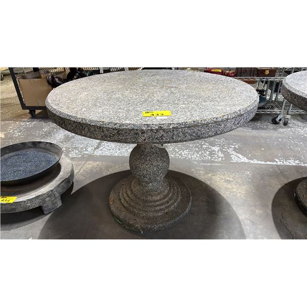 ROUND OUTDOOR PAINTED WOOD TABLE 40" X 30" (MINOR COSMETIC DAMAGE, NO HARDWARE, TOP DETACHED)